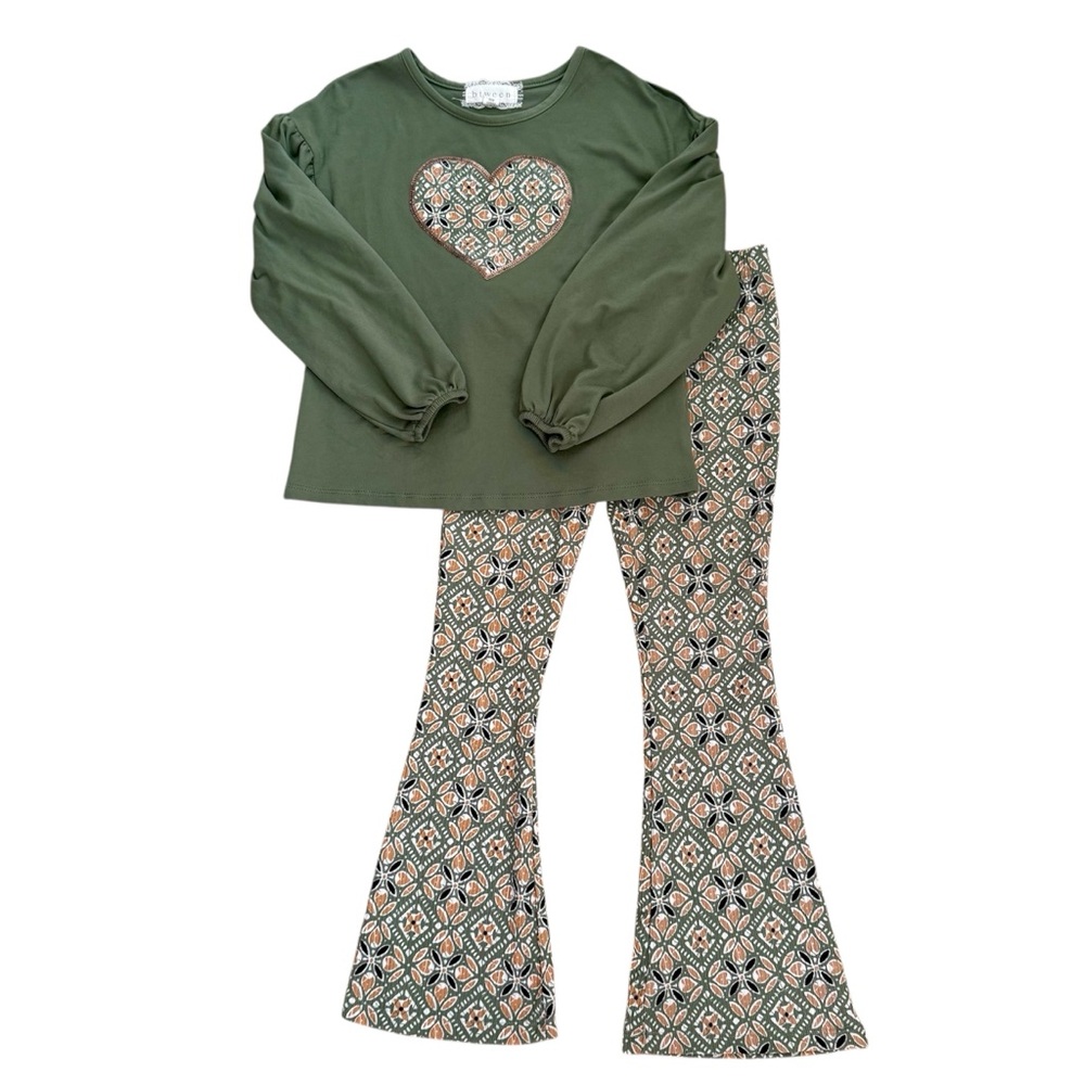 NWOT Btween Heart Outfit Set